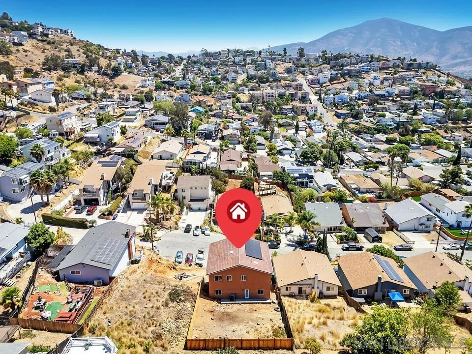 1302 La Presa Spring Valley, CA 91977
