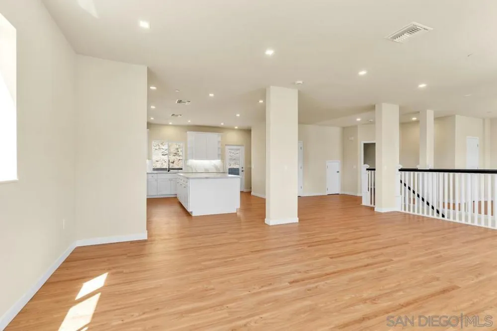 1302 La Presa Spring Valley, CA 91977