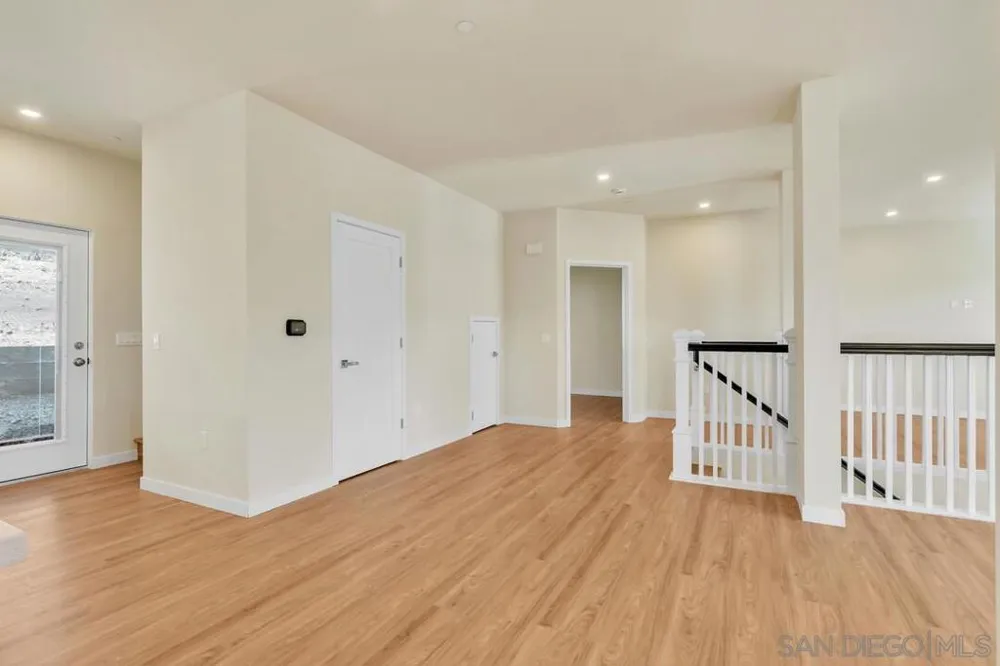 1302 La Presa Spring Valley, CA 91977