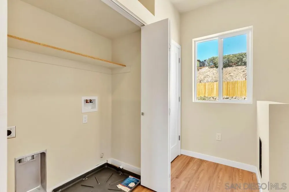 1302 La Presa Spring Valley, CA 91977