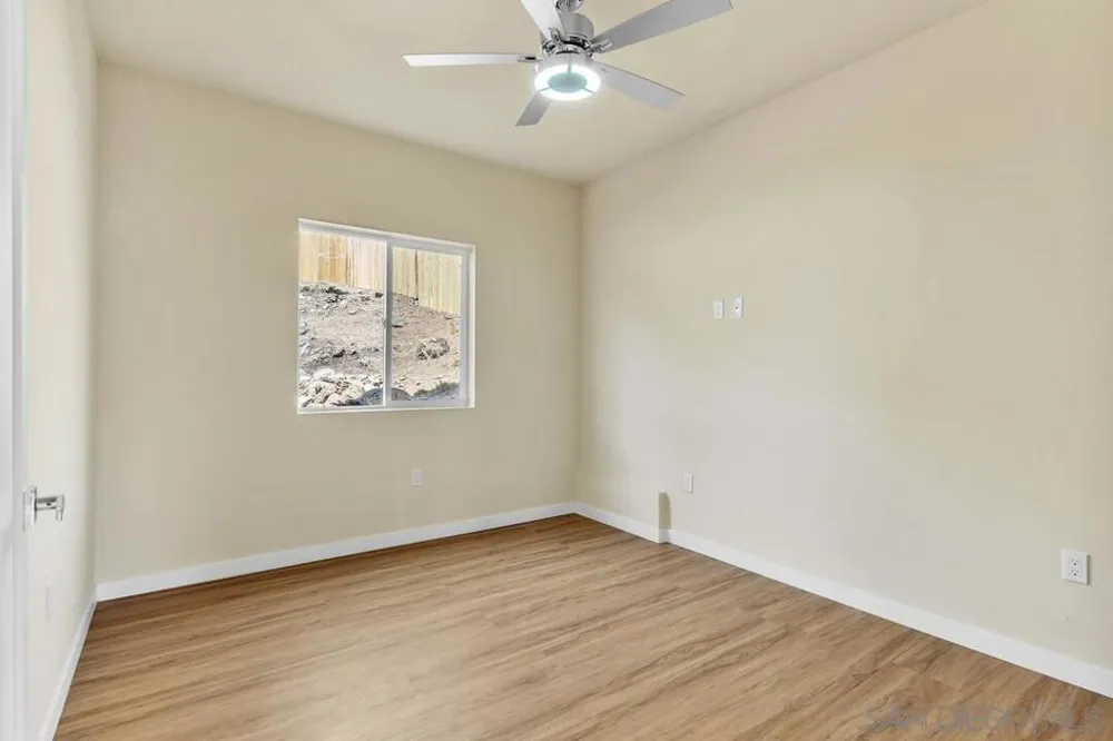 1302 La Presa Spring Valley, CA 91977