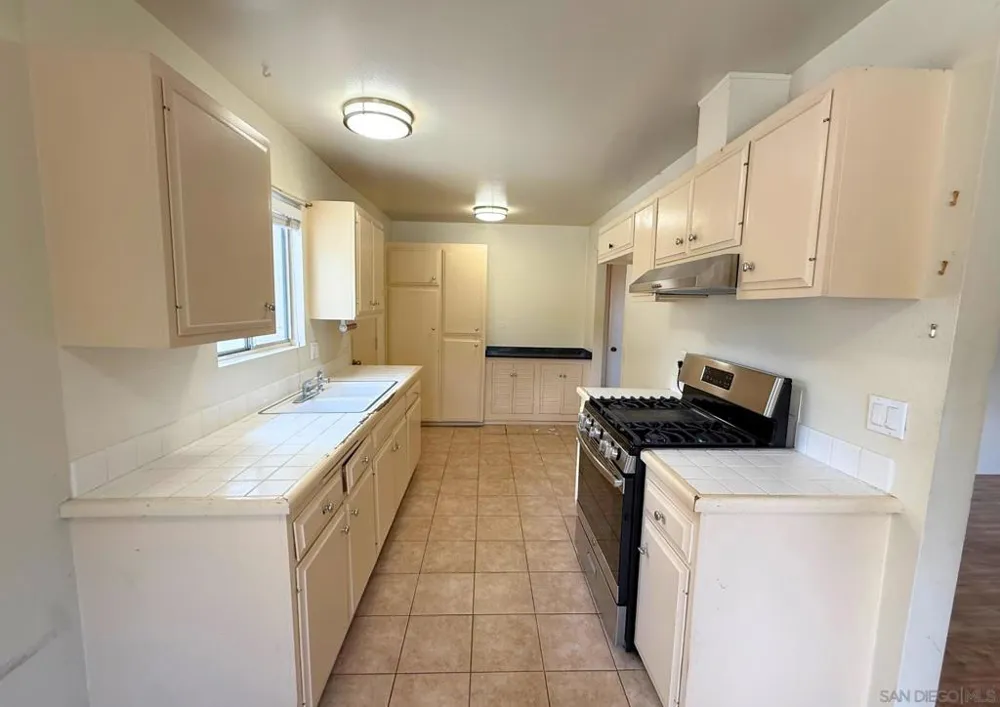 3671 Campus Dr Oceanside, CA 92056