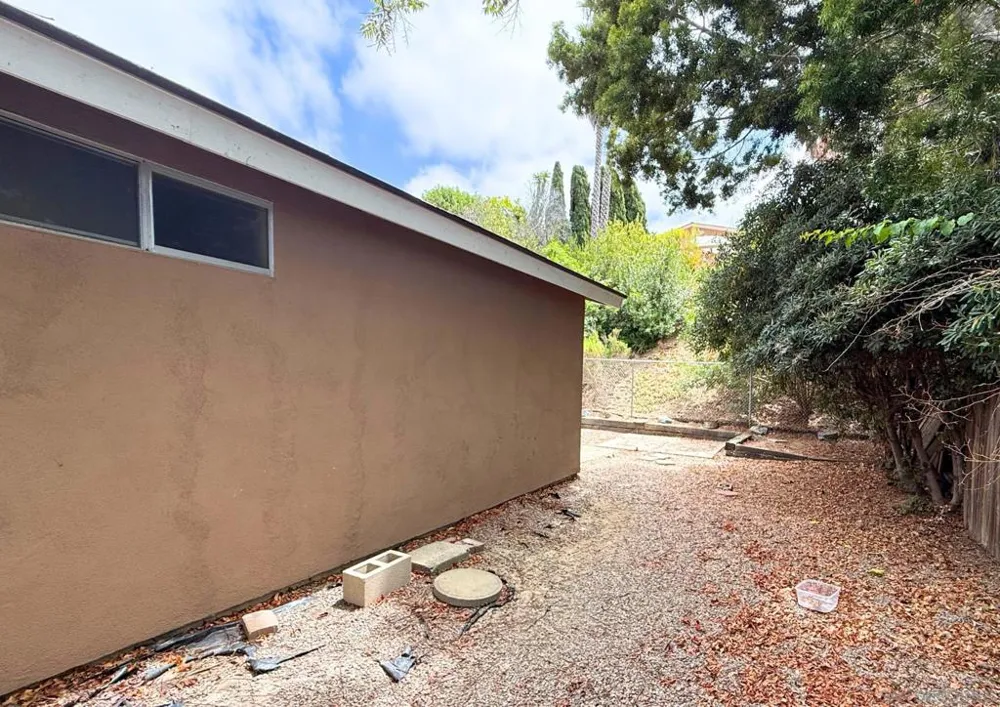 3671 Campus Dr Oceanside, CA 92056