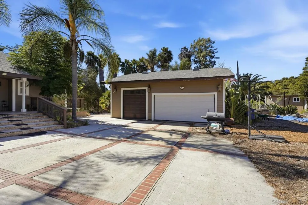 30015 Ridge Creek Valley Center, CA 92082