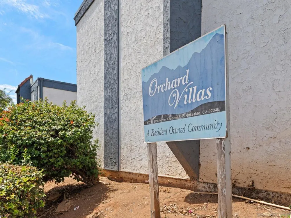 8132 Winter Gardens Blvd #5 Lakeside, CA 92040
