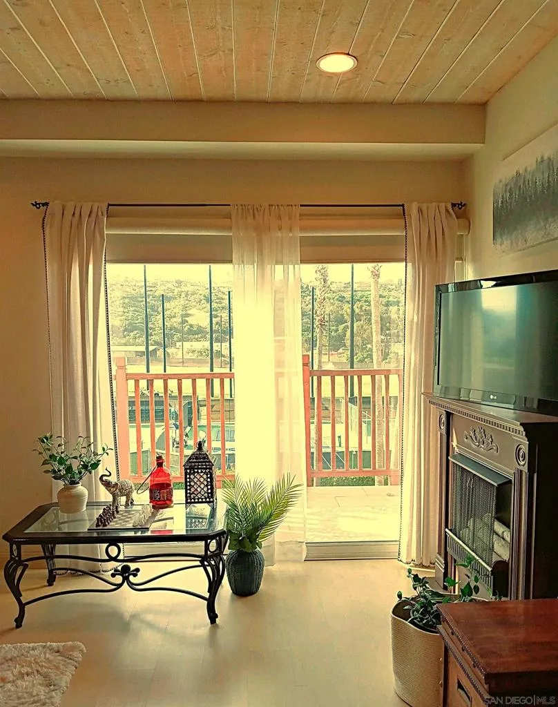 2003 Costa Del Mar Rd #692 Carlsbad, CA 92009
