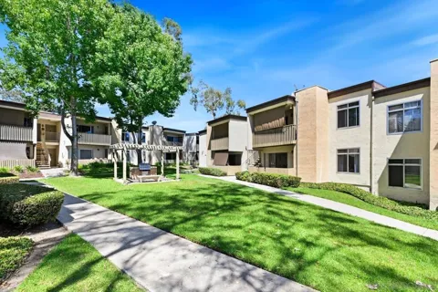 432 Edgehill Ln. #145