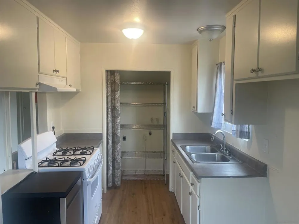 740 W California Ave. Vista, CA 92083