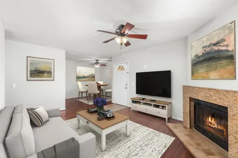 3020 Alta View Dr. #E207