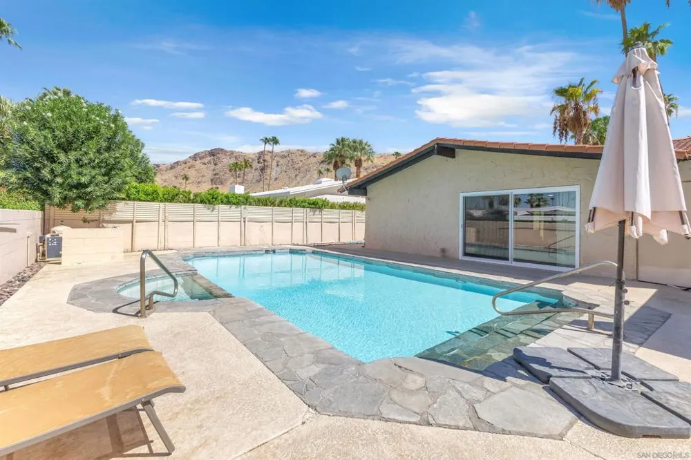 1338 E Via Estrella Palm Springs, CA 92264