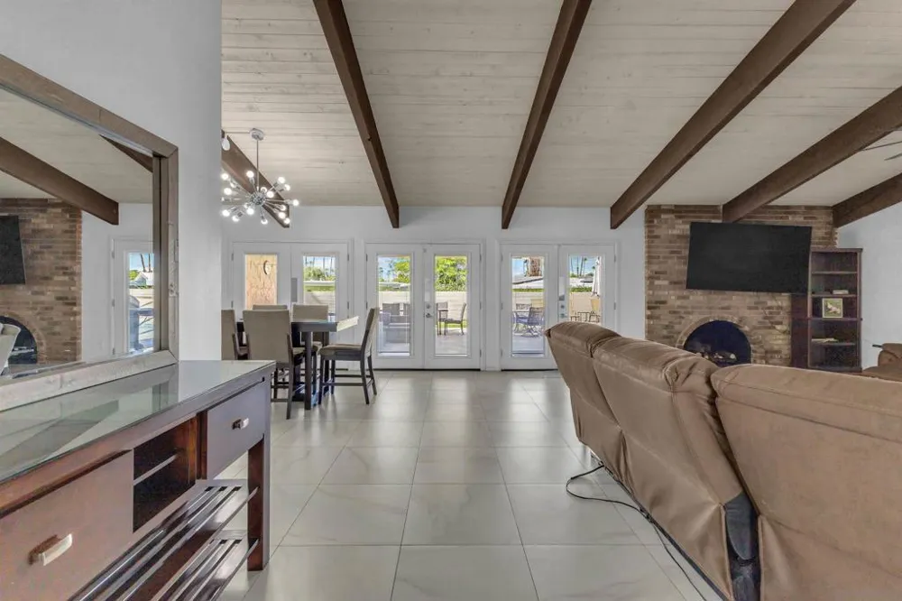 1338 E Via Estrella Palm Springs, CA 92264