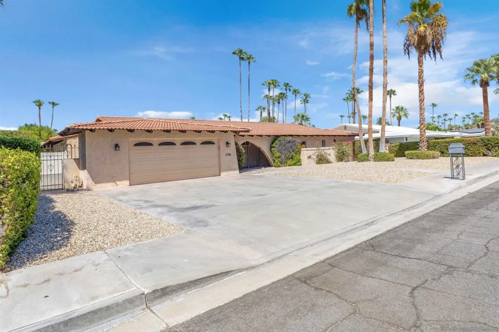1338 E Via Estrella Palm Springs, CA 92264