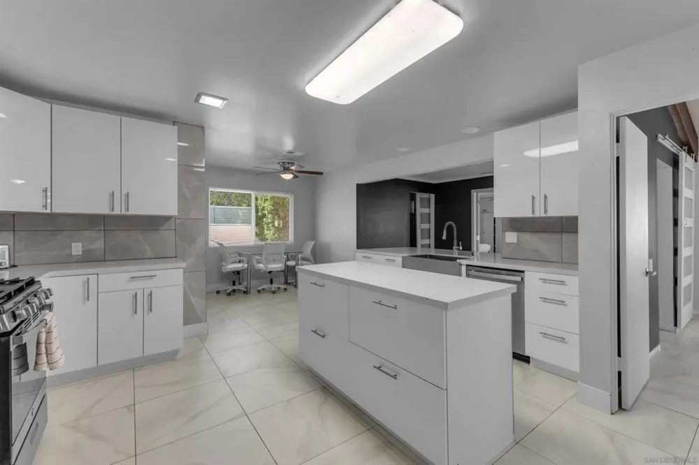 1338 E Via Estrella Palm Springs, CA 92264