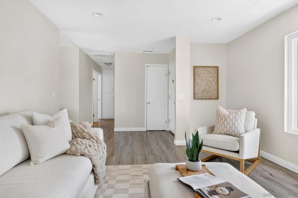 10170 Lady Bess Way San Diego, CA 92126