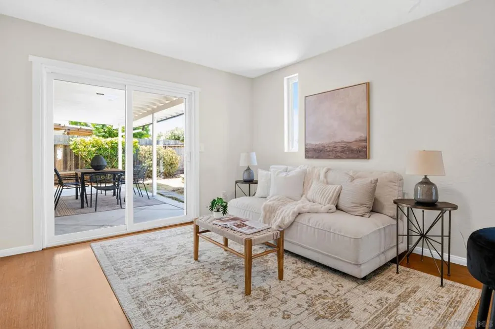10170 Lady Bess Way San Diego, CA 92126