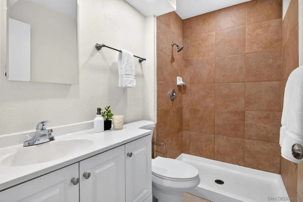 10170 Lady Bess Way San Diego, CA 92126