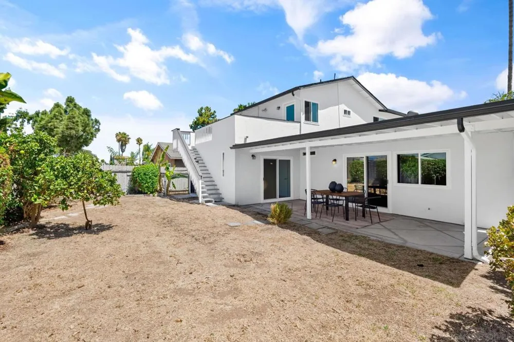 10170 Lady Bess Way San Diego, CA 92126