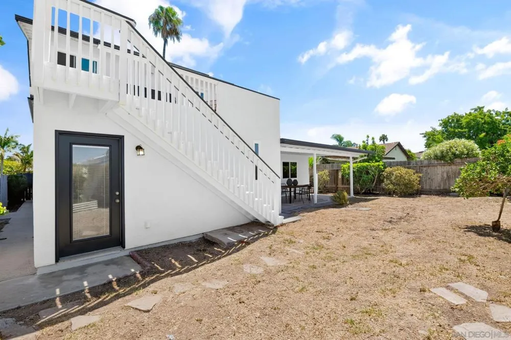 10170 Lady Bess Way San Diego, CA 92126