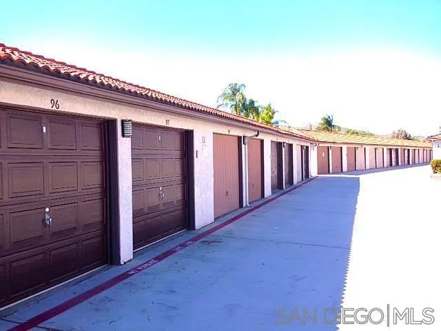 9821 Caspi Gardens #8 Santee, CA 92071