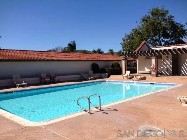 9821 Caspi Gardens #8 Santee, CA 92071