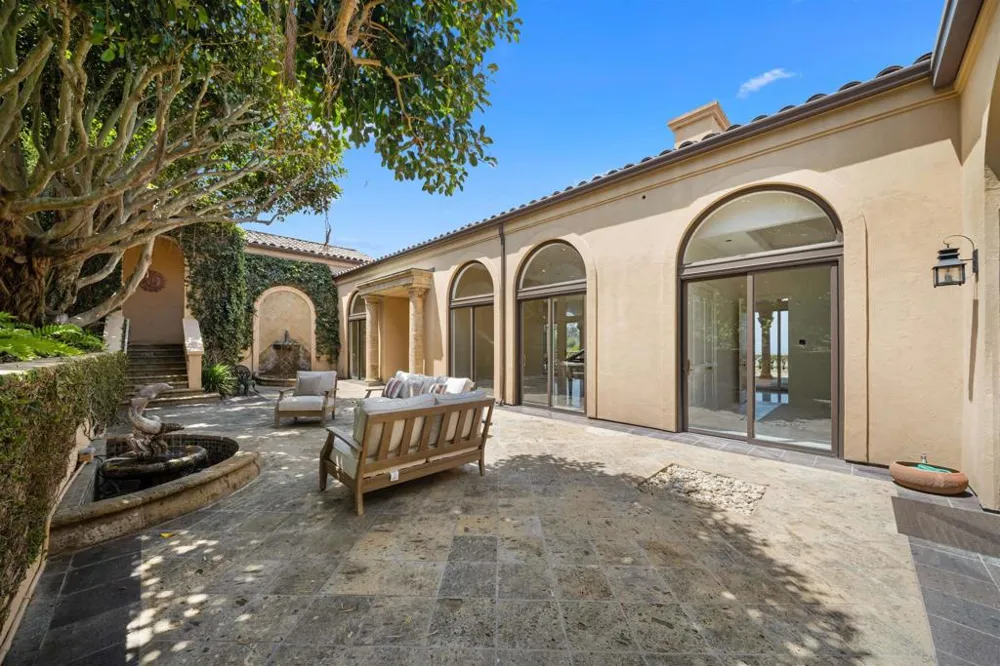 2302 Rue Adriane La Jolla, CA 92037