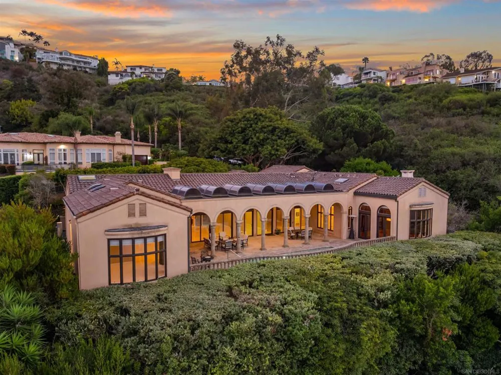 2302 Rue Adriane La Jolla, CA 92037