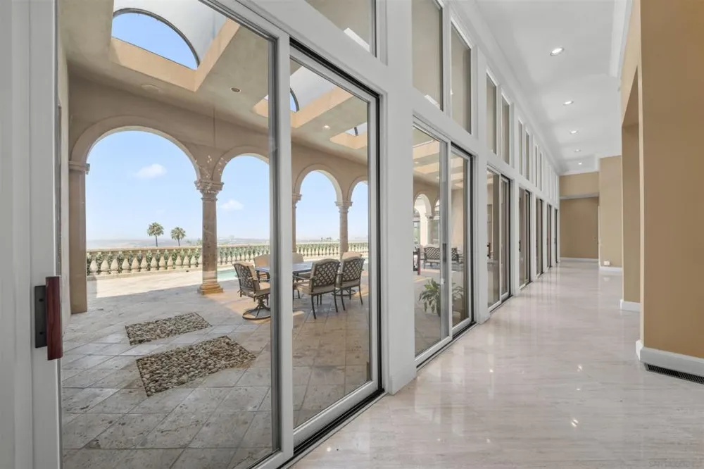 2302 Rue Adriane La Jolla, CA 92037