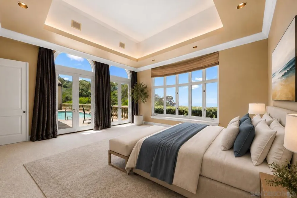 2302 Rue Adriane La Jolla, CA 92037