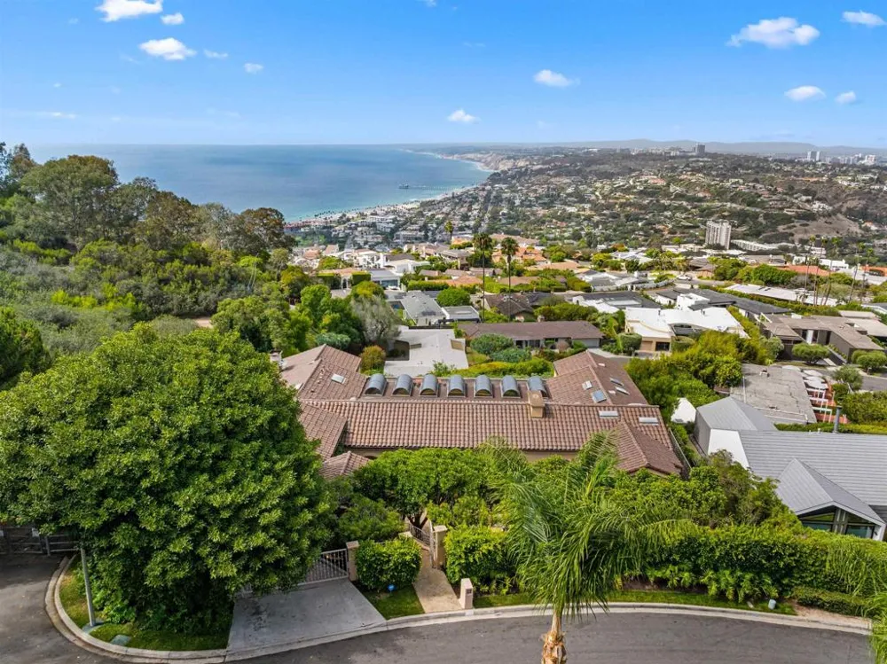 2302 Rue Adriane La Jolla, CA 92037