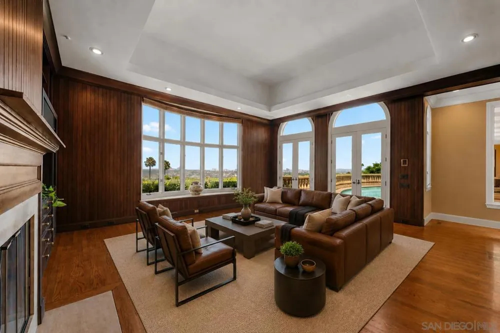 2302 Rue Adriane La Jolla, CA 92037