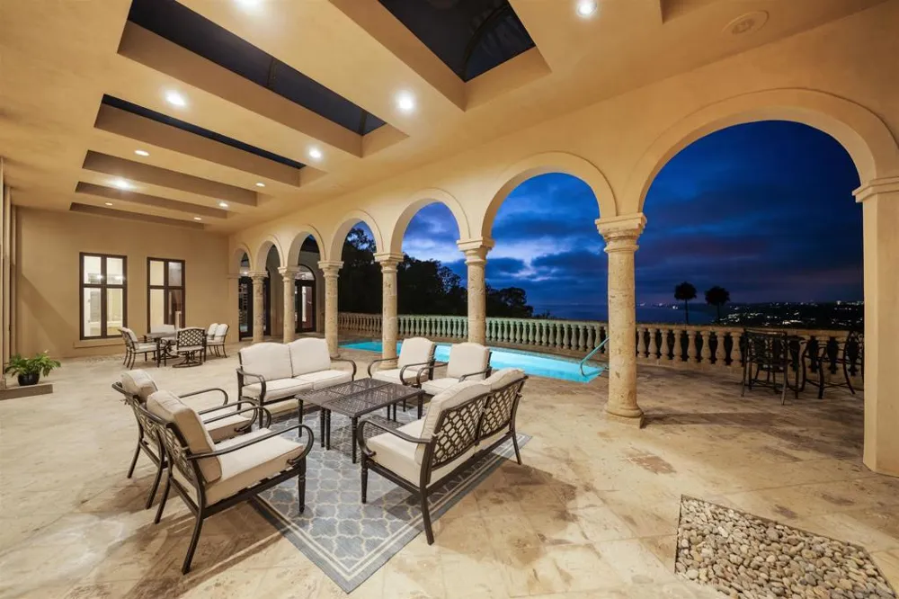 2302 Rue Adriane La Jolla, CA 92037