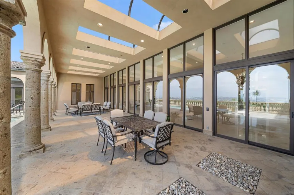 2302 Rue Adriane La Jolla, CA 92037