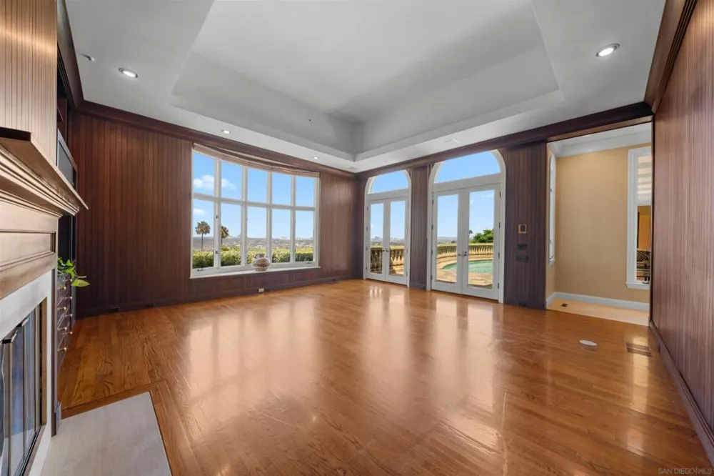 2302 Rue Adriane La Jolla, CA 92037
