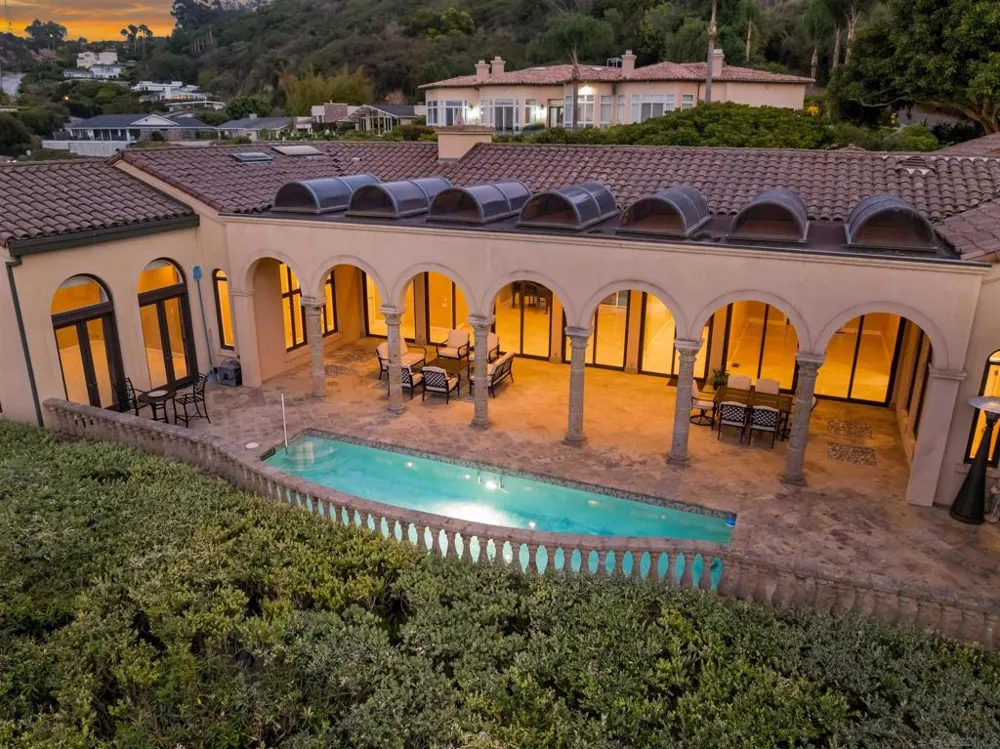 2302 Rue Adriane La Jolla, CA 92037