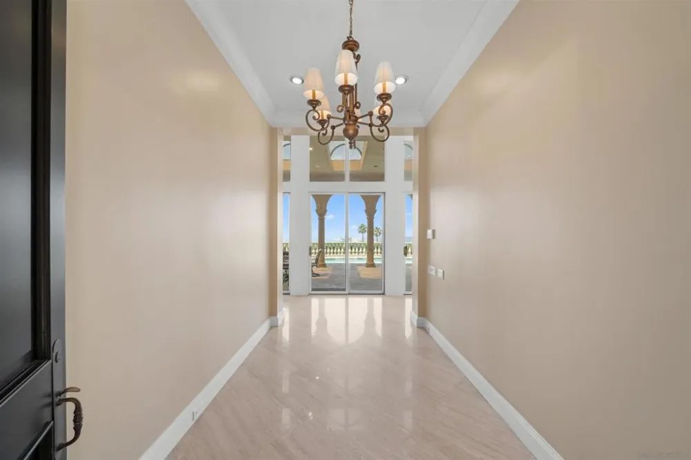 2302 Rue Adriane La Jolla, CA 92037
