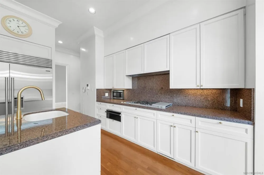 2302 Rue Adriane La Jolla, CA 92037
