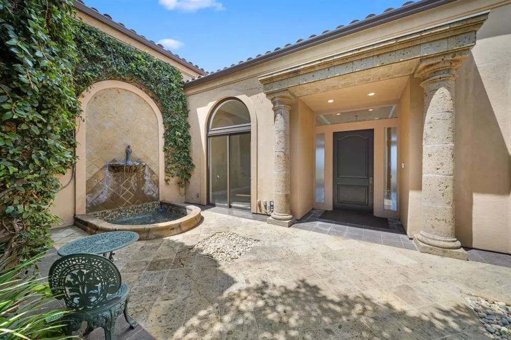 2302 Rue Adriane La Jolla, CA 92037