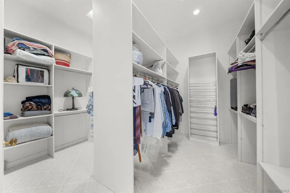 2302 Rue Adriane La Jolla, CA 92037