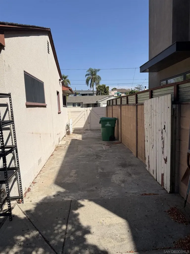 6412 Clara Lee Avenue San Diego, CA 92120