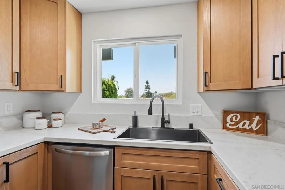 3738 Hickory Way Oceanside, CA 92057