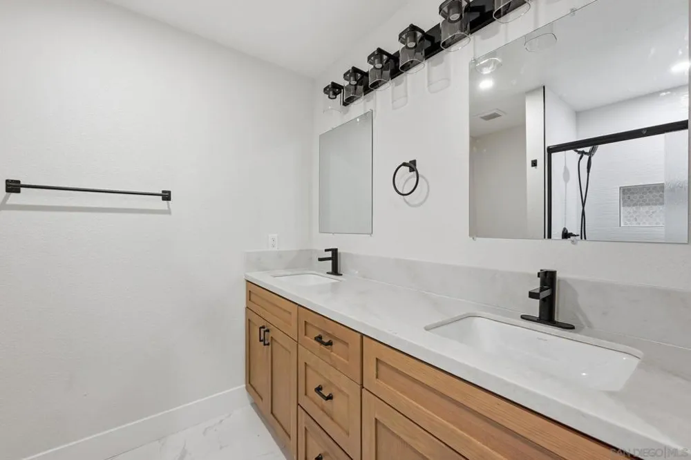 3738 Hickory Way Oceanside, CA 92057