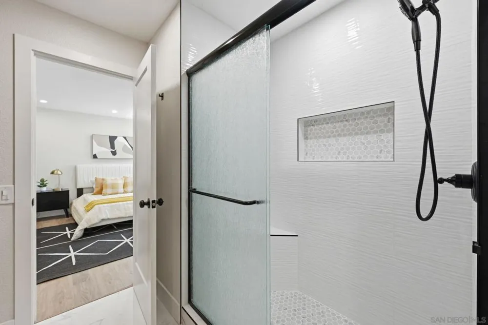 3738 Hickory Way Oceanside, CA 92057