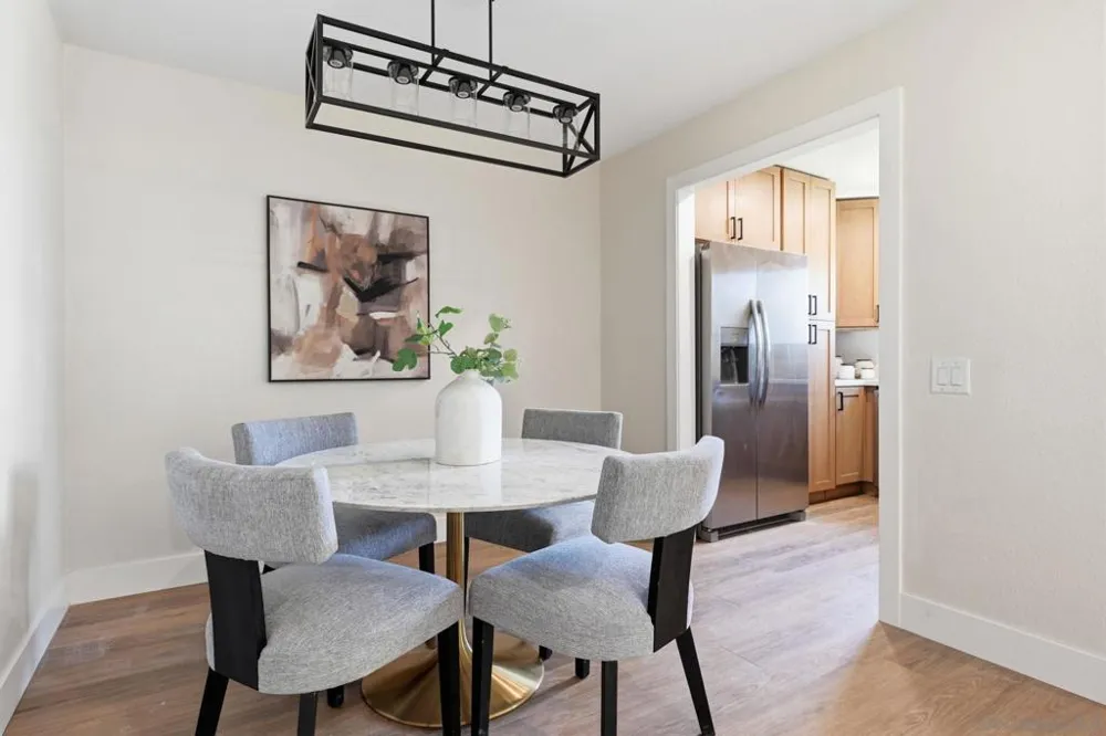 3738 Hickory Way Oceanside, CA 92057