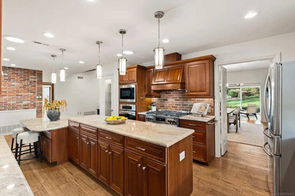 1157 San Pablo Dr San Marcos, CA 92078