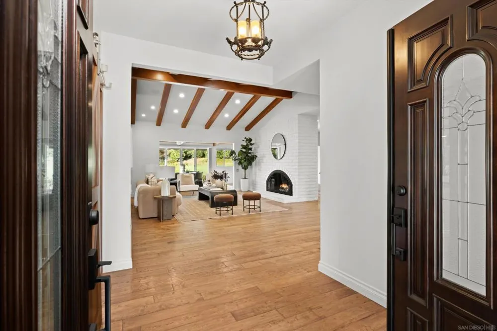 1157 San Pablo Dr San Marcos, CA 92078