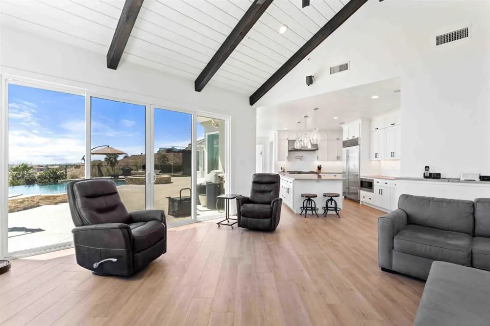 2370 Dos Lomas Fallbrook, CA 92028