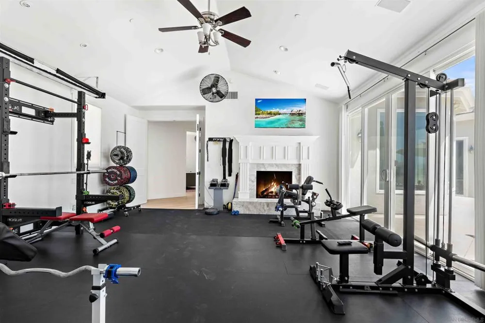 2370 Dos Lomas Fallbrook, CA 92028