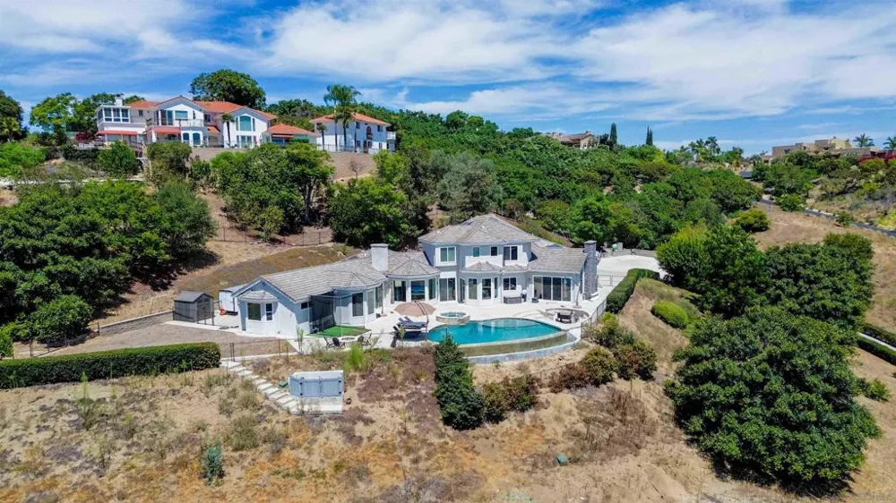2370 Dos Lomas Fallbrook, CA 92028