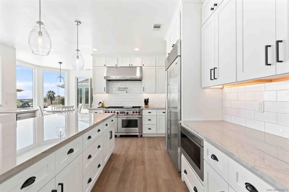 2370 Dos Lomas Fallbrook, CA 92028