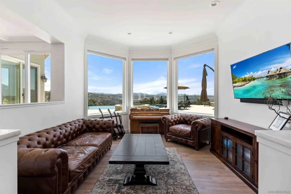 2370 Dos Lomas Fallbrook, CA 92028